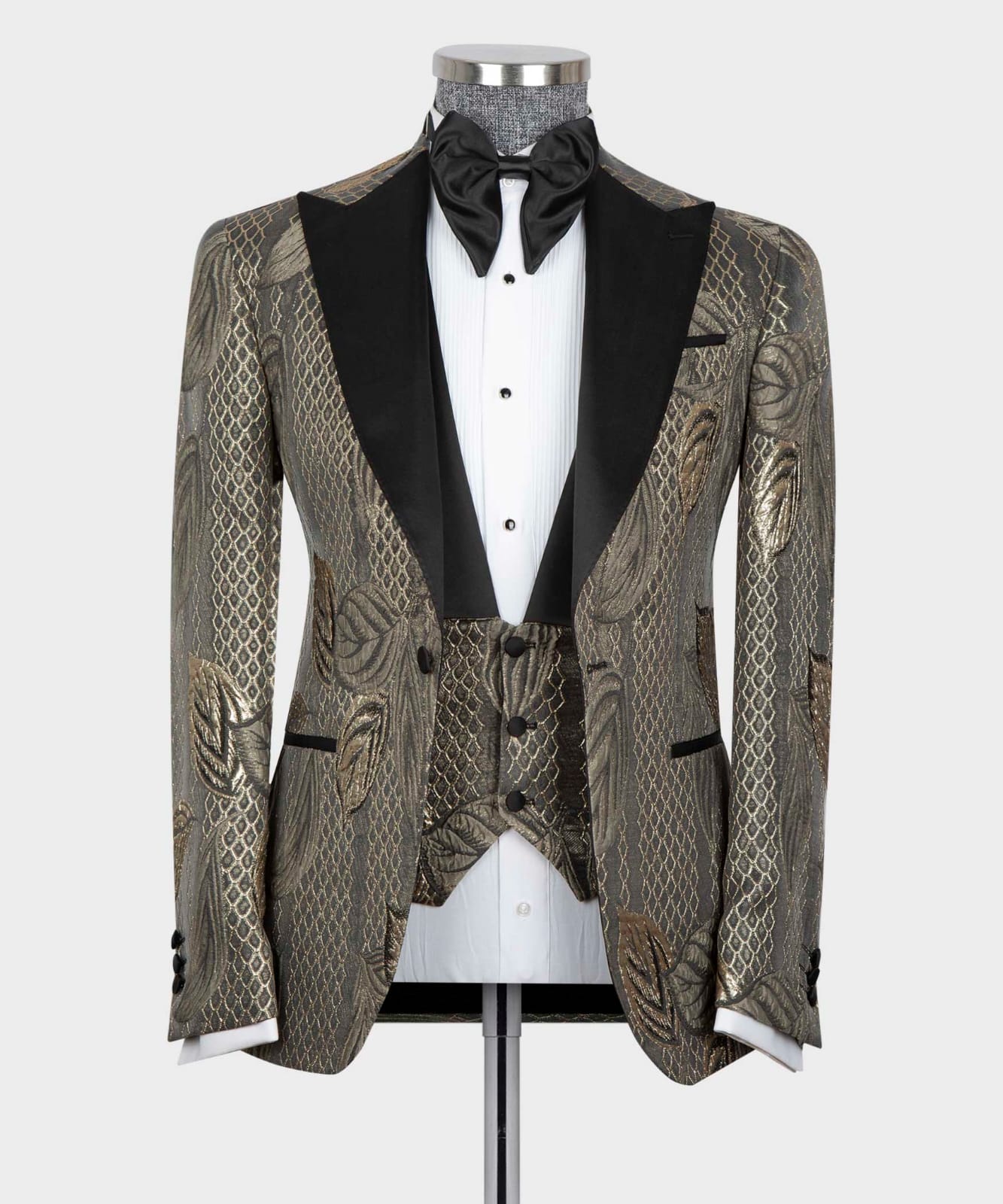 oriental-tuxedo-gold-gray1